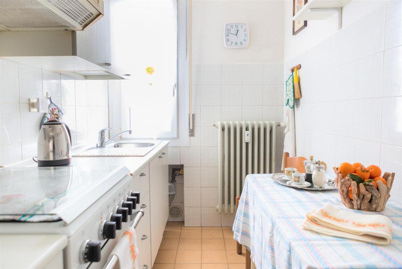 A Pochi Passi Dal Centro E Dall'Ospedale Di Parma Apartment Ngoại thất bức ảnh