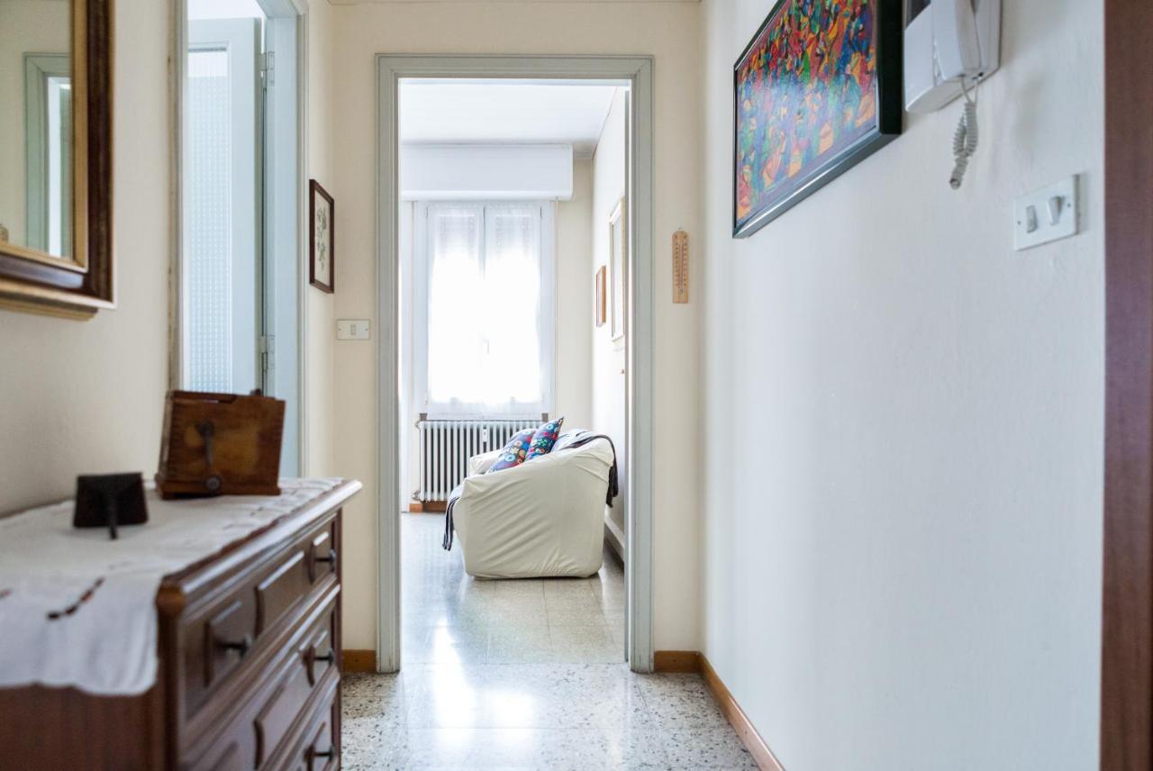 A Pochi Passi Dal Centro E Dall'Ospedale Di Parma Apartment Ngoại thất bức ảnh