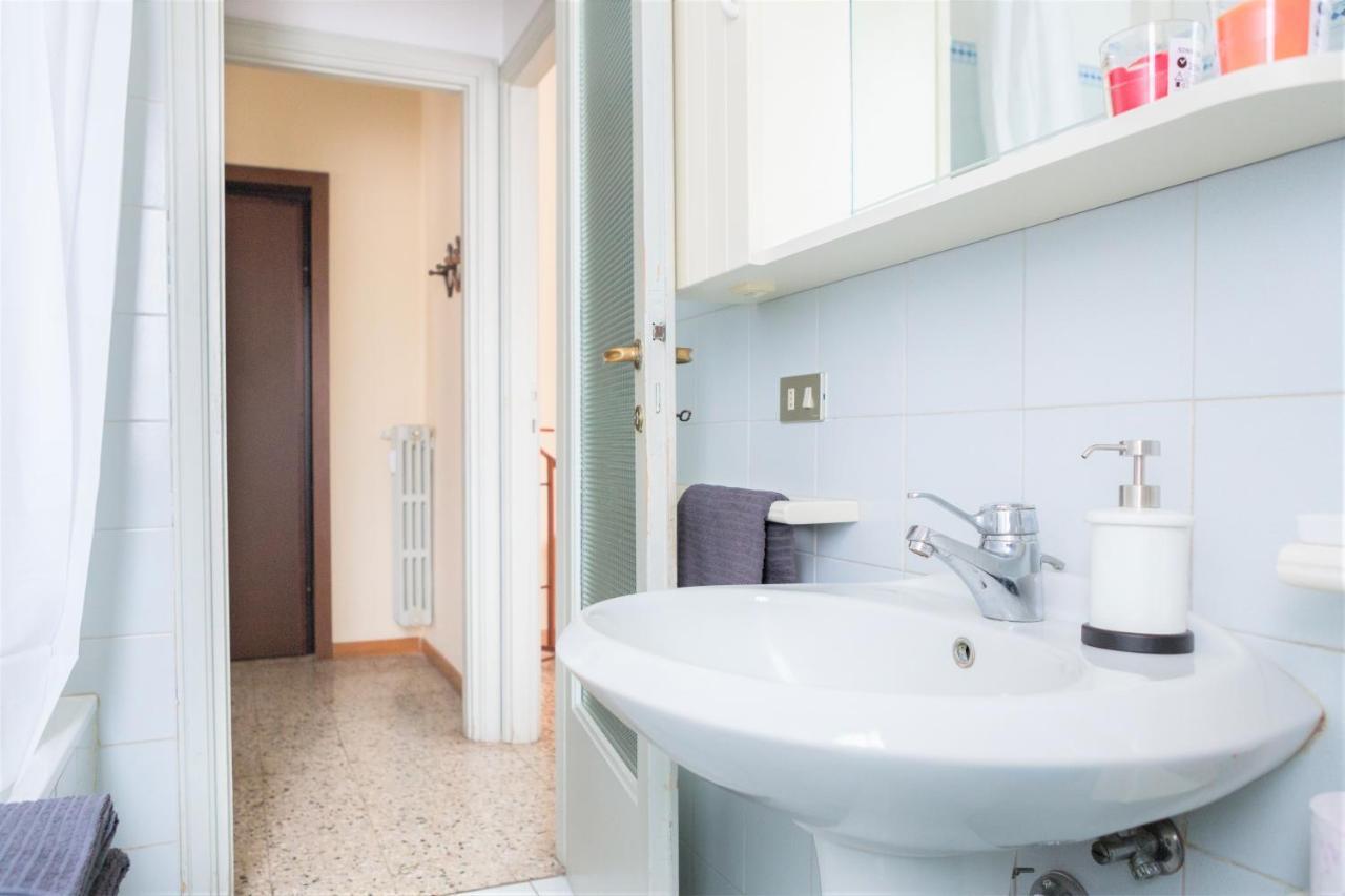 A Pochi Passi Dal Centro E Dall'Ospedale Di Parma Apartment Ngoại thất bức ảnh