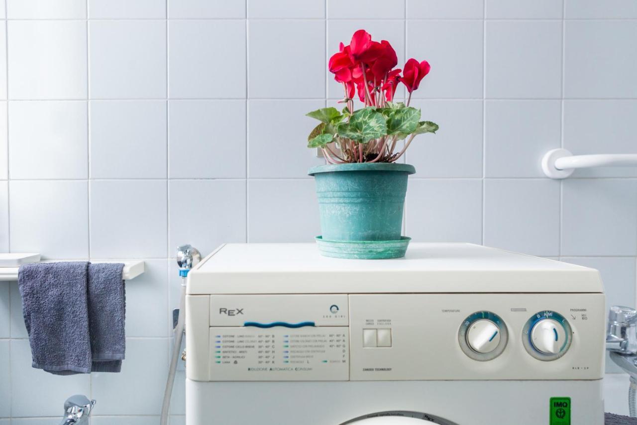 A Pochi Passi Dal Centro E Dall'Ospedale Di Parma Apartment Ngoại thất bức ảnh